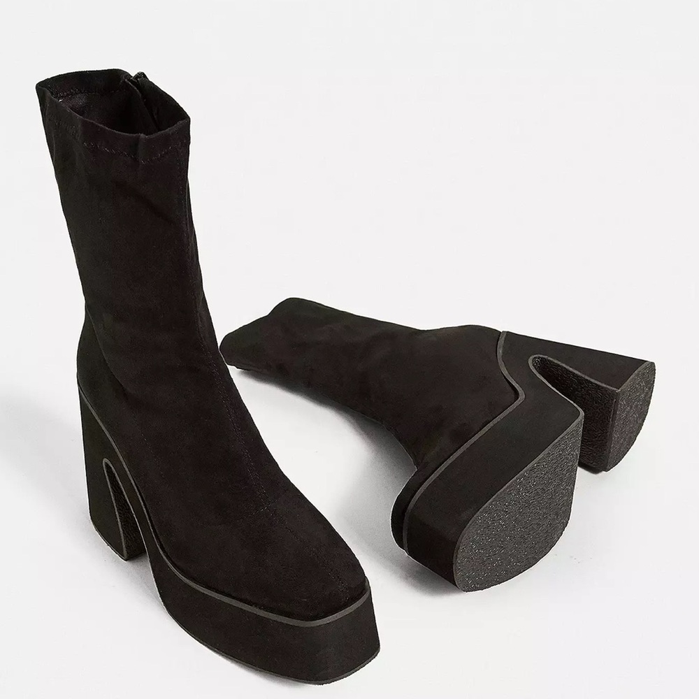 Urban Outfitters Koi Morioh Black Platform Boots Size 9.5 NWOTS